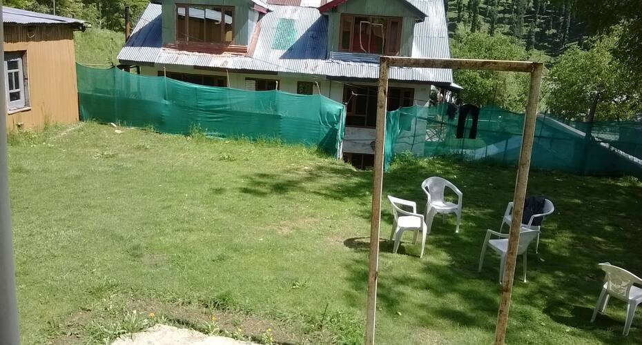 Hotel Royal Foot Hill, Pahalgam 2